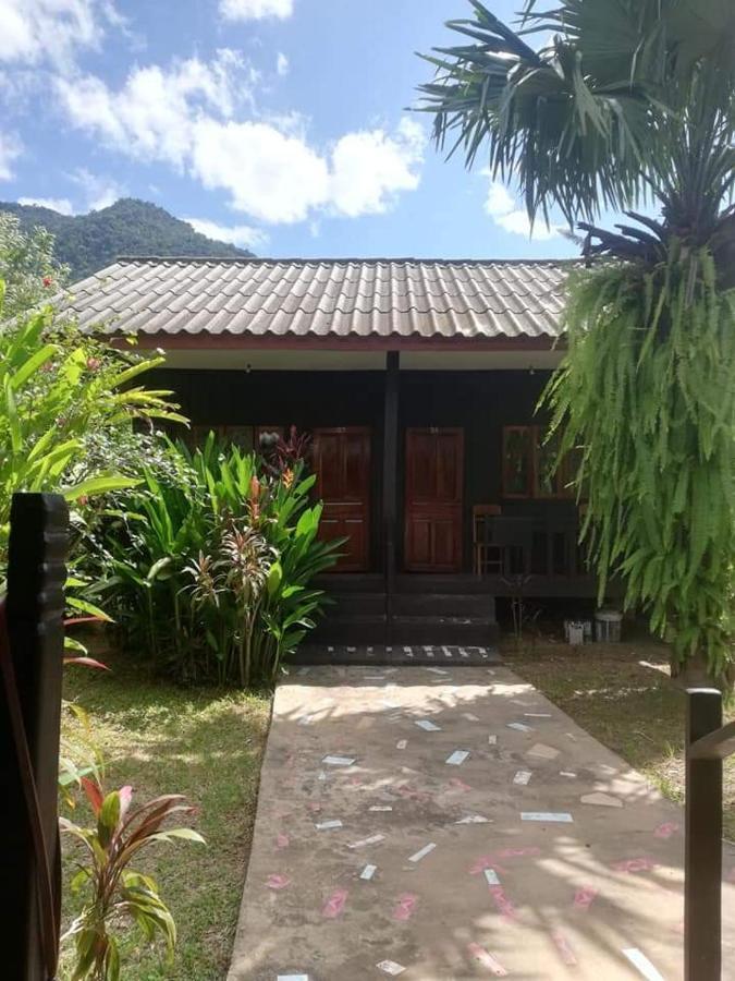 Lattanavongsa Guesthouse And Bungalows Muang Ngoi Екстериор снимка