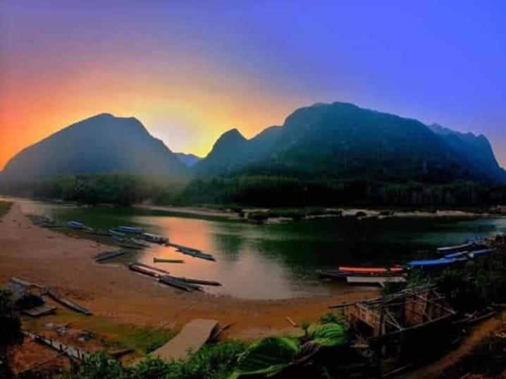 Lattanavongsa Guesthouse And Bungalows Muang Ngoi Екстериор снимка