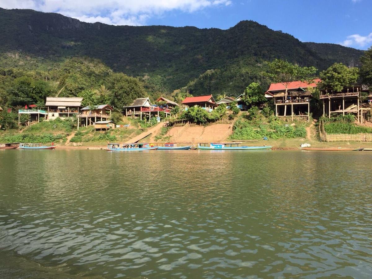 Lattanavongsa Guesthouse And Bungalows Muang Ngoi Екстериор снимка