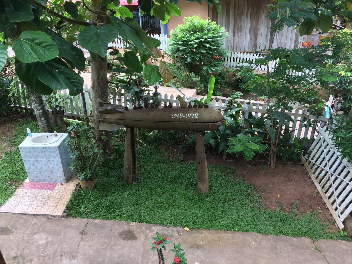 Lattanavongsa Guesthouse And Bungalows Muang Ngoi Екстериор снимка