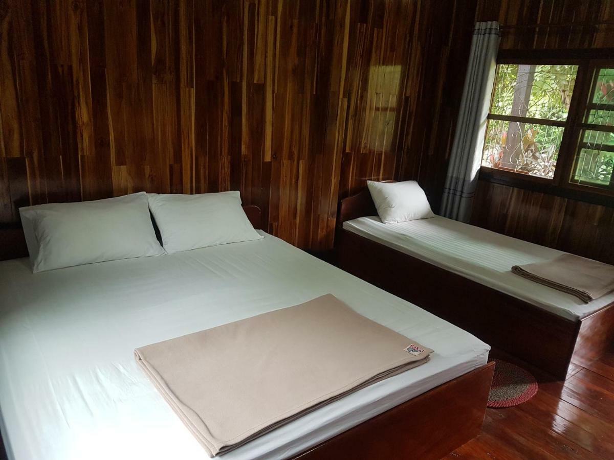 Lattanavongsa Guesthouse And Bungalows Muang Ngoi Екстериор снимка